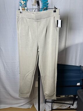 Avia NWT women’s joggers size XL